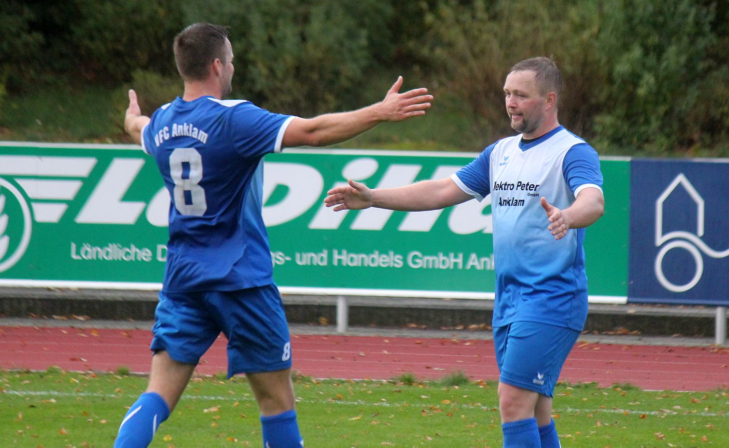 Landesliga-Kicker feiern 6:1-Auswärtssieg beim TSV 1860 Stralsund