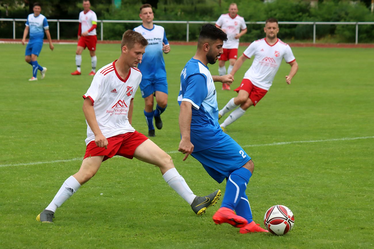 Landesliga-Kicker mit Sieg und Niederlage gegen Landesklasse-Vertreter