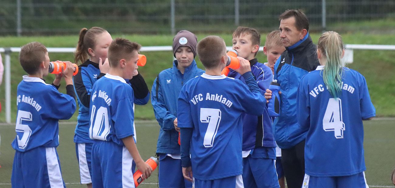 D2-Junioren feiern 6:1-Auswärtssieg in Gützkow