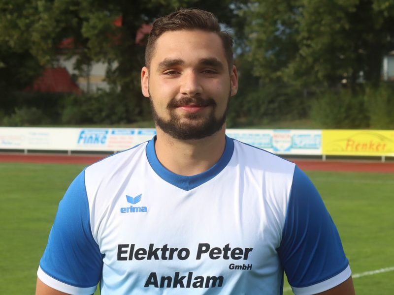Verteidiger Sascha Pribbernow verhindert mit Kopfball-Treffer Niederlage in Malchin Verteidiger Sascha Pribbernow verhindert mit Kopfball-Treffer Niederlage in Malchin