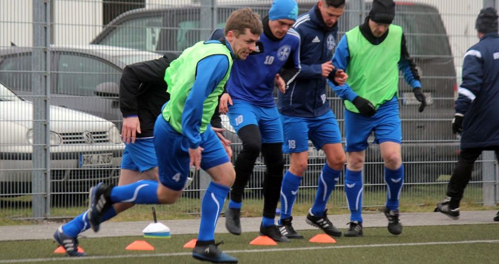 Landesliga-Kicker starten mit Laufchallenge ins neue Sportjahr