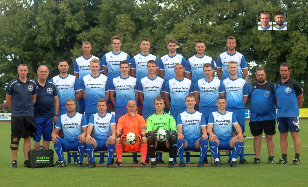 Landesliga-Team nimmt Aufstellung zum offiziellen Mannschaftsfoto