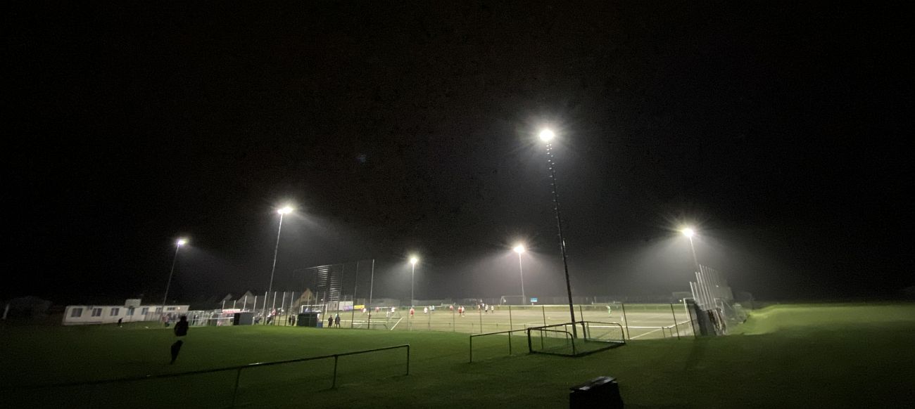 Flutlicht-Kick: Kreisliga-Topspiel steigt heute Abend