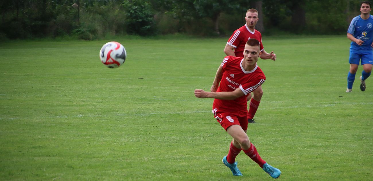 Landesliga-Kicker geben in Kröslin eine 2:0-Pausenführung aus den Händen