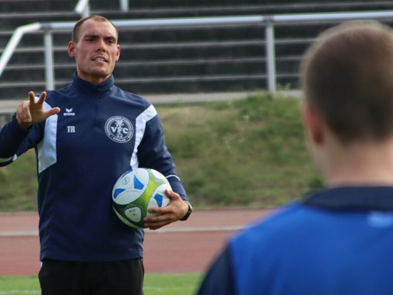 Landesliga-Trainer John-Philipp Bruhns ist in Malchin doppelt gefordert