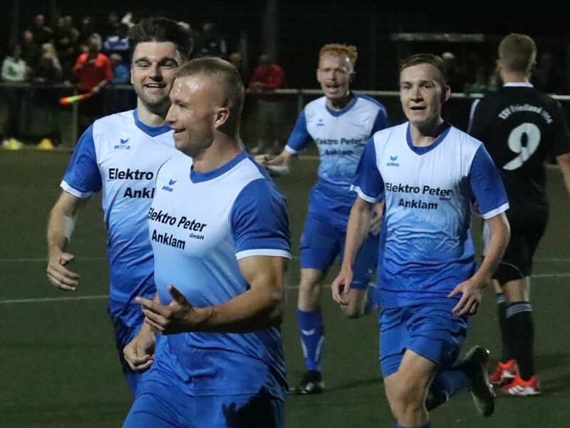 Landesliga-Kicker feiern verdienten 2:1-Derbysieg