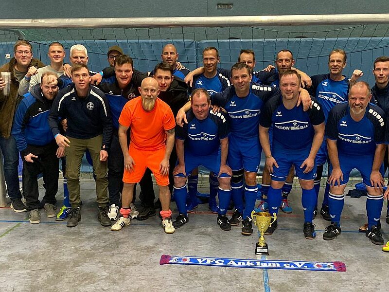 Ü35-Team wird in der Ahlbecker Pommernhalle Zweiter