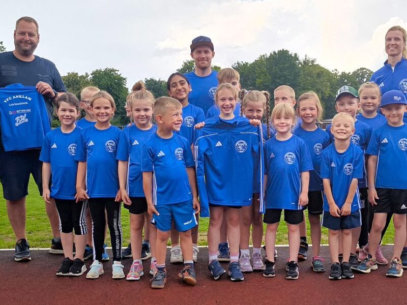 Neue Trainingskleidung für unsere Kinderleichtathletik-Gruppe