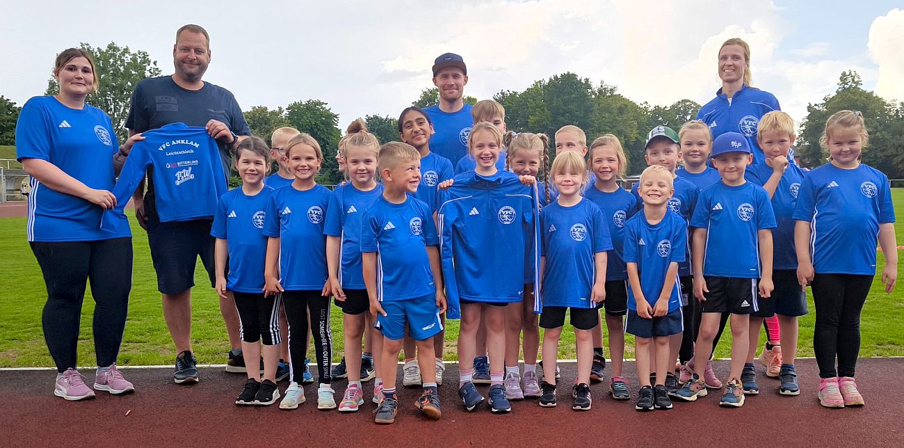 Neue Trainingskleidung für unsere Kinderleichtathletik-Gruppe