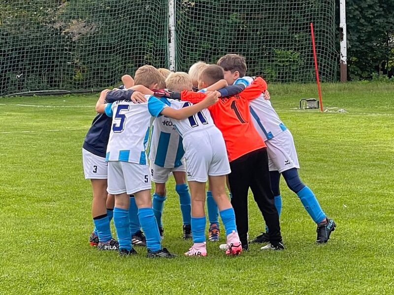 F-Junioren gewinnen Auftaktspiel klar