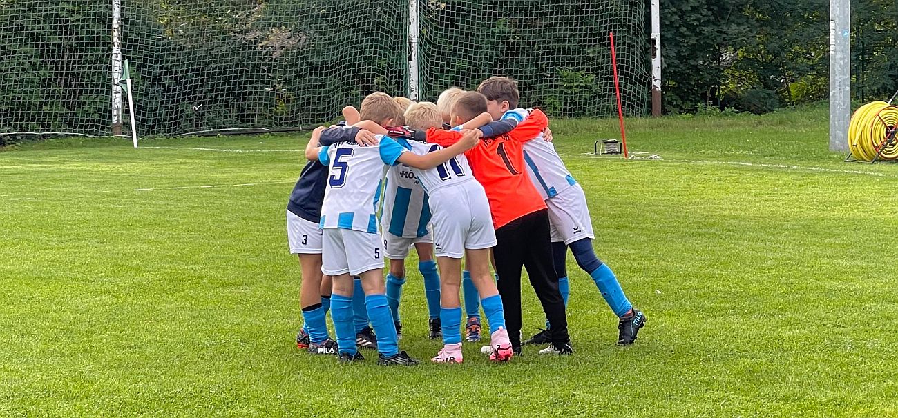 F-Junioren gewinnen Auftaktspiel klar