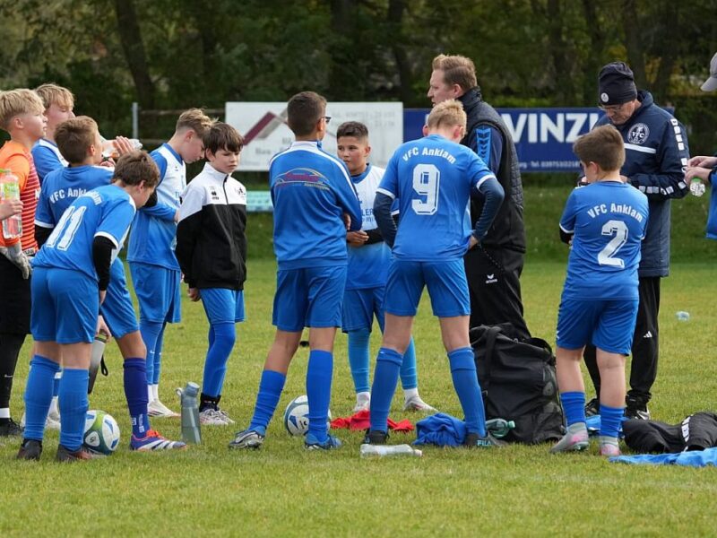 D1-Junioren behaupten im Spitzenspiel die Tabellenführung D1-Junioren behaupten im Spitzenspiel die Tabellenführung