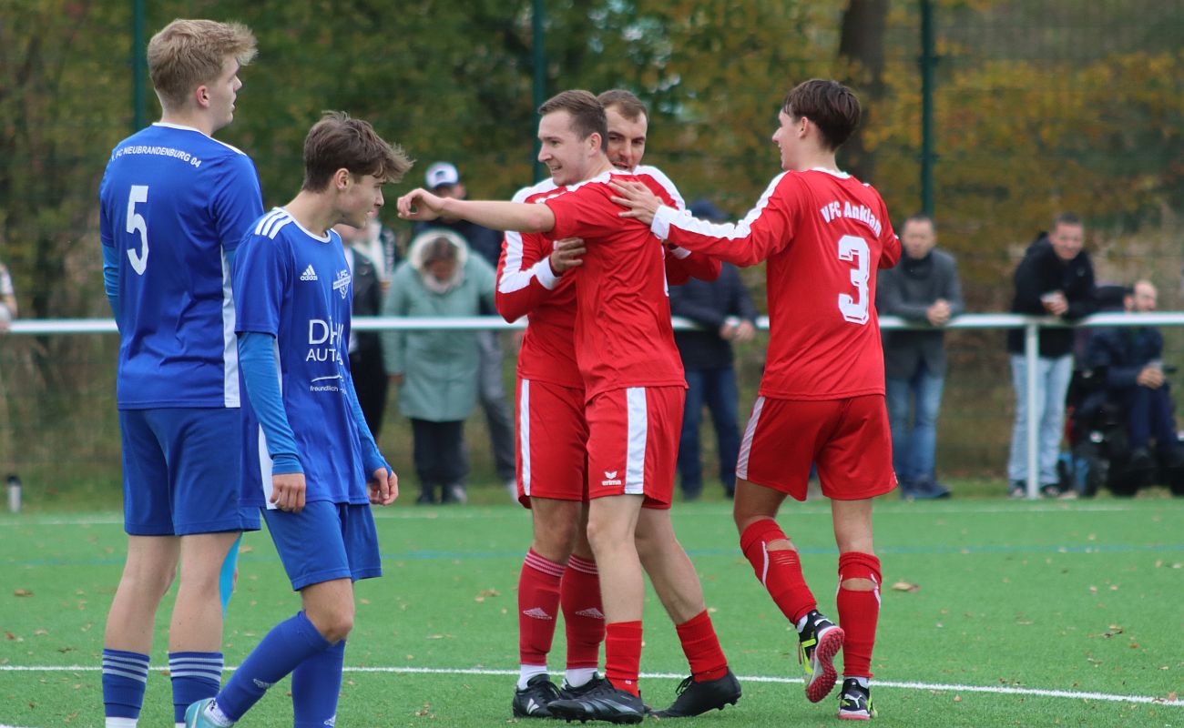 Späte Erlösung: Landesliga-Elf bezwingt FCN-Zweite knapp mit 4:3