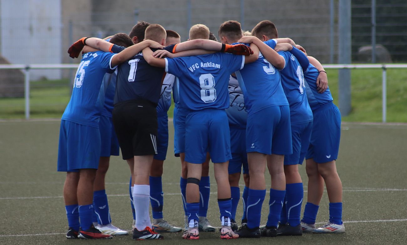 B-Junioren feiern 3:1-Auswärtssieg gegen Burg Stargard B-Junioren feiern 3:1-Auswärtssieg gegen Burg Stargard