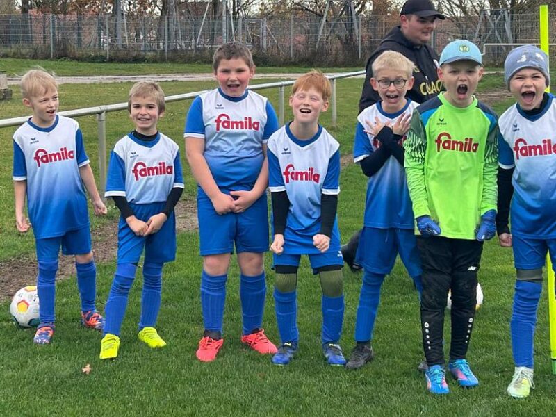 Starker Einsatz unserer E2-Junioren trotz deutlicher Niederlage Starker Einsatz unserer E2-Junioren trotz deutlicher Niederlage