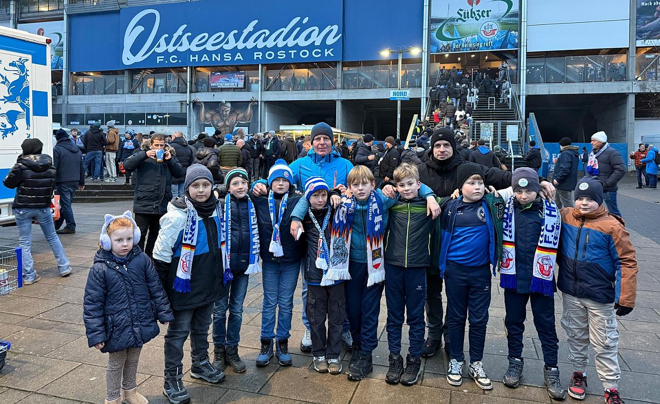 Durchwachsener Turnierauftakt – unvergesslicher Tag für unsere E1-Junioren