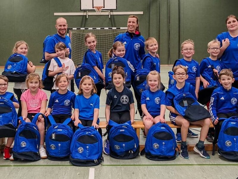 Neue Rucksäcke sorgen für strahlende Kinderaugen Neue Rucksäcke sorgen für strahlende Kinderaugen