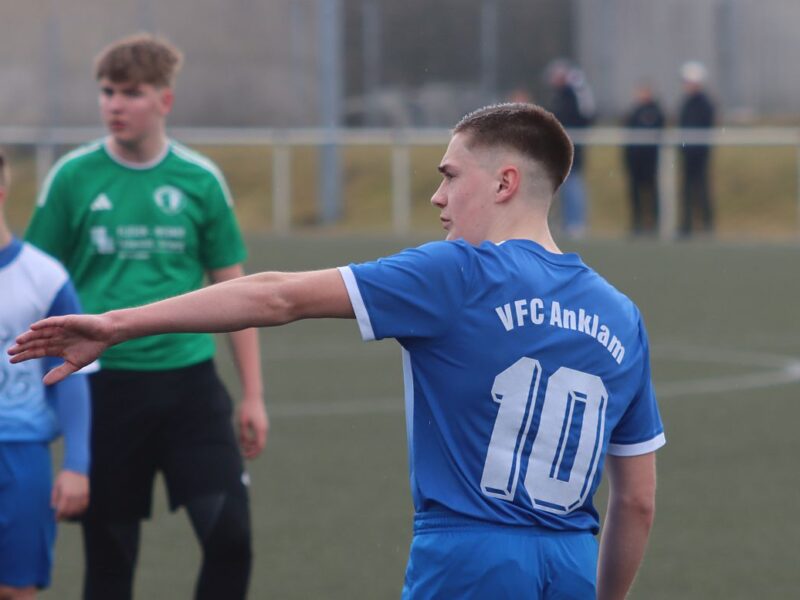 1:2 nach Pausenführung: B-Jugend gibt Spiel aus der Hand 1:2 nach Pausenführung: B-Jugend gibt Spiel aus der Hand