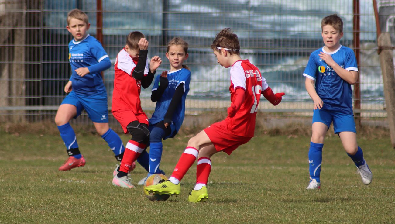 E1-Jugend: Zehn Treffer in munterem Testkick