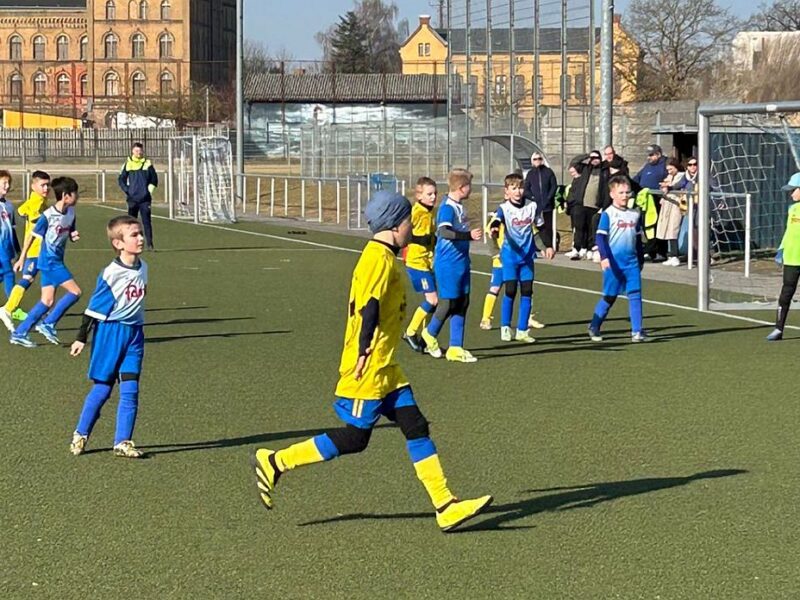 E2-Junioren haben auf eigenem Rasen das Nachsehen