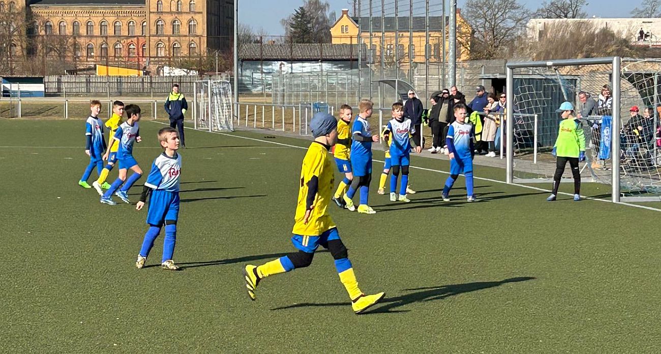E2-Junioren haben auf eigenem Rasen das Nachsehen