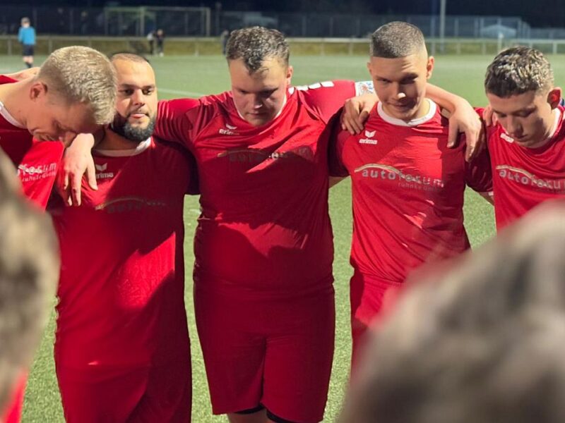 Kreisoberliga-Derby unter Flutlicht: Unsere Zweite kämpft um wichtige Punkte
