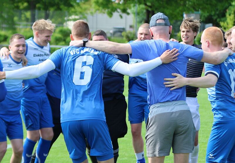 Sieben Tore und die Null gehalten: Landesliga-Team bejubelt deutlichen Heimsieg
