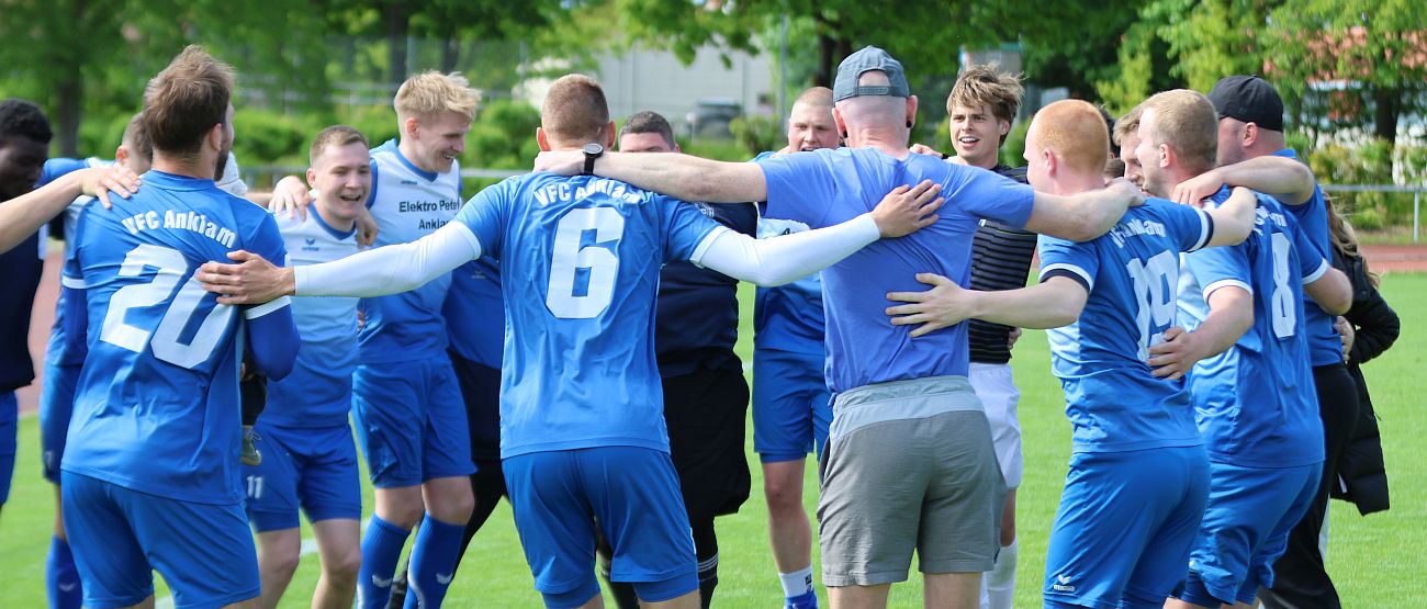 Sieben Tore und die Null gehalten: Landesliga-Team bejubelt deutlichen Heimsieg