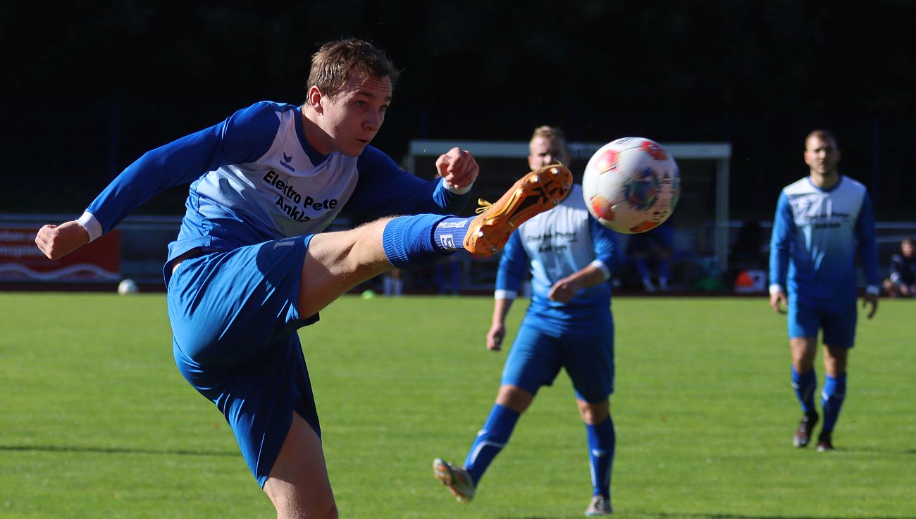 Landesliga gesichert: Unser Team schafft Klassenerhalt trotz Niederlage in Waren